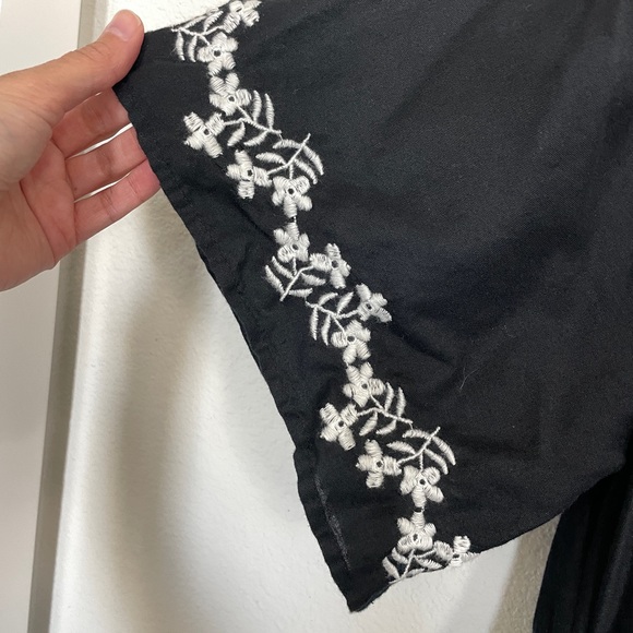 Old Navy Fit & Flare Short-Sleeve Midi Dress, Black, XS - Picture 8 of 10